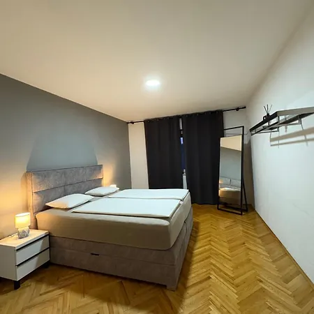 Seven Kastel Stari شقة
